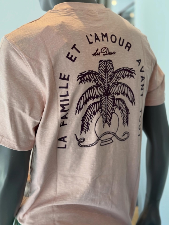 Frisch eingetroffen: Neuheiten von Les Deux und Badehosen von Mc Alson – jetzt in frischen Farben für den Sommer! ☀️
Skandinavischer Minimalismus trifft belgische Eleganz – für entspannte Tage am Strand, See oder Pool.

Nouveautés en boutique : Les Deux et les maillots de bain Mc Alson en couleurs fraîches pour l’été ! ☀️
Quand le minimalisme scandinave rencontre l’élégance belge – parfait pour la plage, le lac ou la piscine.

#lesdeux #mcalson #summerdrop #menswear #badehosen #maillotsdebain #neuheiten #nouveautés #mensfashion #sommermode #moderneklassiker #skandinavischestyle #europeanfashion #conceptstore #styleinspo #beachready #freshcolors