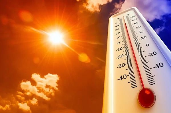 Wegen der außergewöhnlichen Hitze schließen wir heute ausnahmsweise bereits um 16:00 Uhr.
Bleibt cool & passt auf euch auf! ☀️💧

En raison de la canicule exceptionnelle, nous fermerons aujourd’hui exceptionnellement à 16h00.
Restez au frais et prenez soin de vous ! ☀️💧